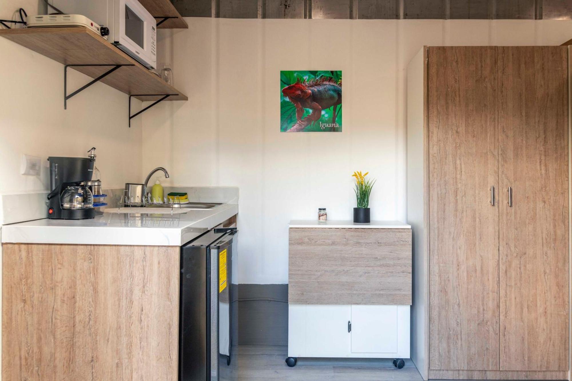 Emi'S Place Container Living Uvita Exterior foto